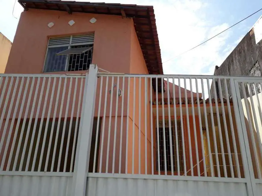 Casa com 3 Quartos para Alugar, 130 m² por R$ 1.000/Mês Rua José de Alencar, 868 - Cidade Alta, Natal - RN