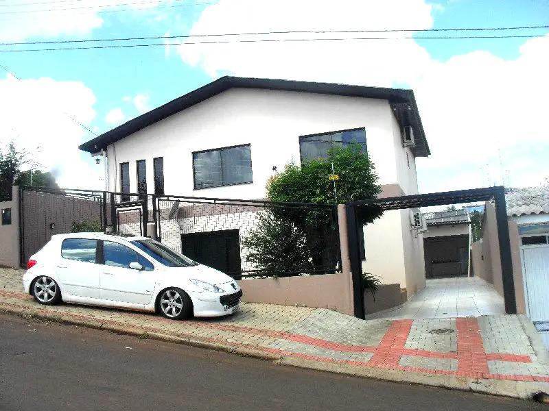 Casa com 3 Quartos à Venda, 220 m² por R$ 1.000.000 Rua Nilo Peçanha, 1085 - Bela Vista, Chapecó - SC