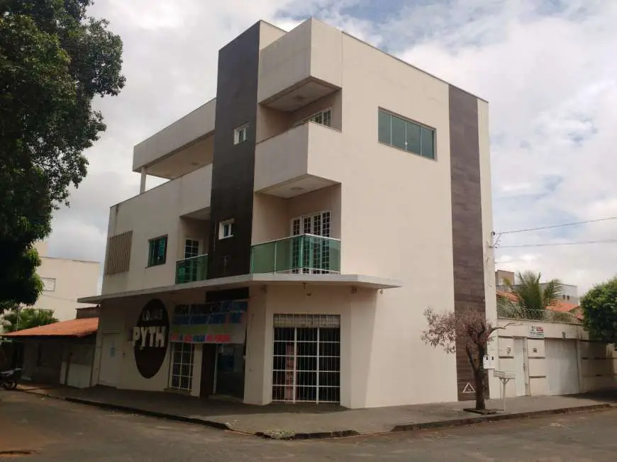Cobertura com 3 Quartos para Alugar, 180 m² por R$ 2.900/Mês Rua Antônio Zeferino de Paula - Segismundo Pereira, Uberlândia - MG