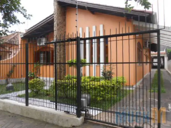 Casa com 3 Quartos para Alugar, 180 m² por R$ 6.700/Mês Rua Regente Feijó, 80 - Centro, Canoas - RS