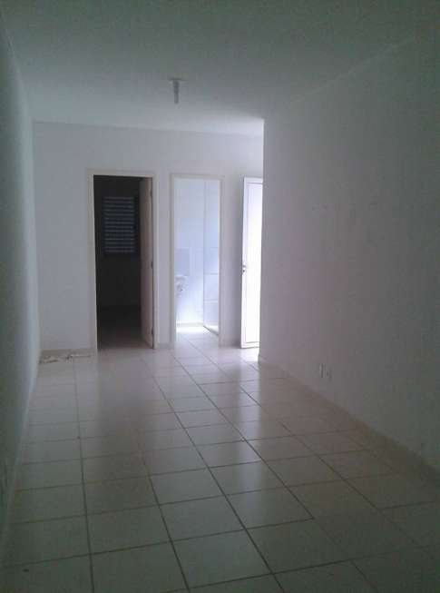 Casa de Condomínio com 2 Quartos para Alugar, 52 m² por R$ 915/Mês Avenida das Palmeiras - Jardim Imperial, Cuiabá - MT