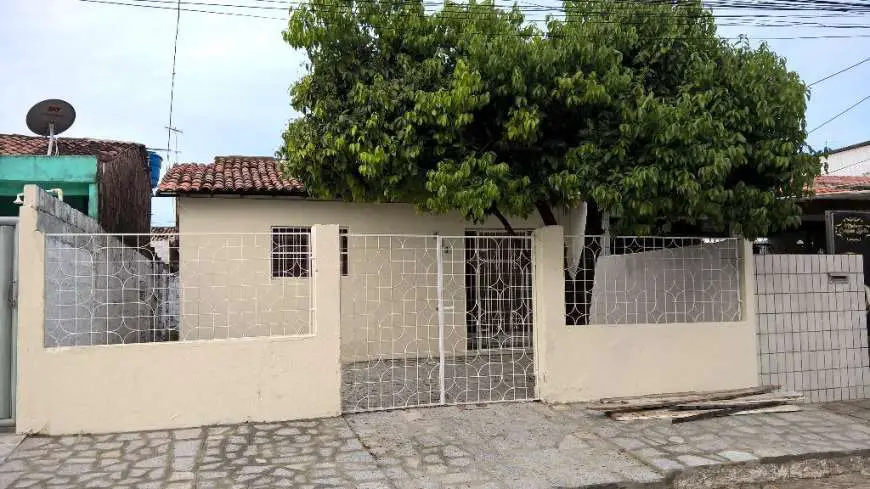 Casa com 2 Quartos para Alugar, 73 m² por R$ 800/Mês Mangabeira, João Pessoa - PB