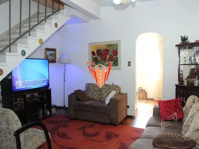 Casa com 5 Quartos à Venda, 200 m² por R$ 720.000 Travessa Lucas de Lima - Medianeira, Porto Alegre - RS
