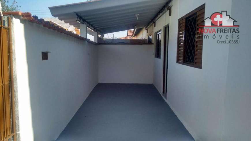 Casa com 2 Quartos para Alugar, 60 m² por R$ 950/Mês Vila Tesouro, São José dos Campos - SP
