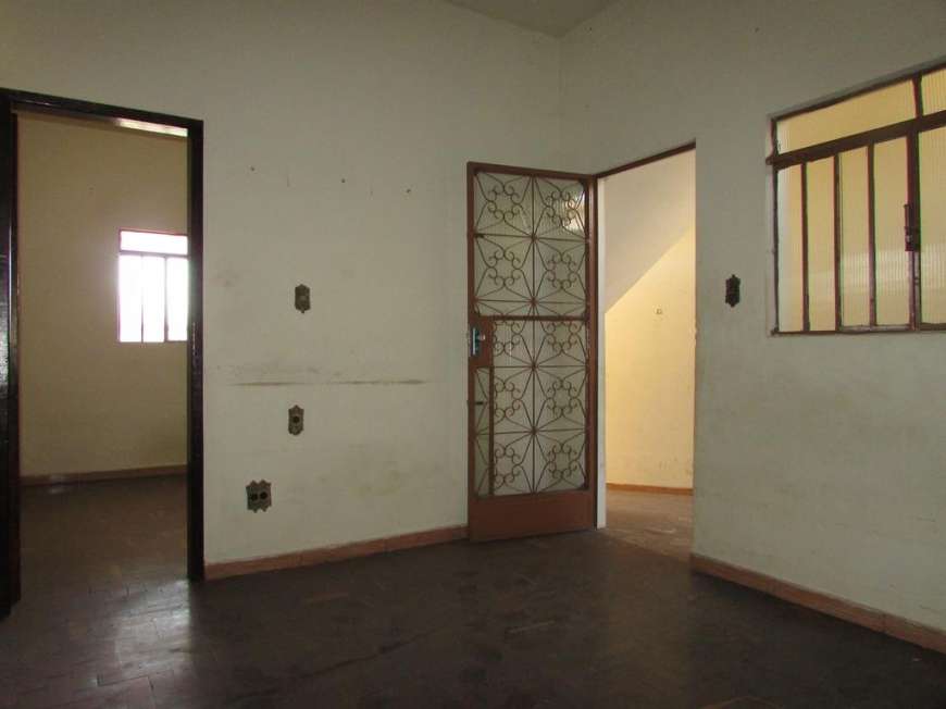 Casa com 3 Quartos para Alugar, 55 m² por R$ 650/Mês Tietê, Divinópolis - MG