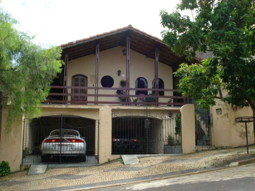 Casa com 3 Quartos à Venda, 306 m² por R$ 850.000 Parque Residencial Colina do Sol, Valinhos - SP