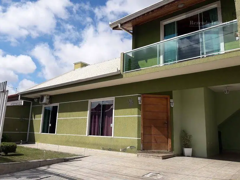 Casa com 3 Quartos à Venda, 104 m² por R$ 410.000 Rua José Teixeira de Mello, 203 - Fazendinha, Curitiba - PR