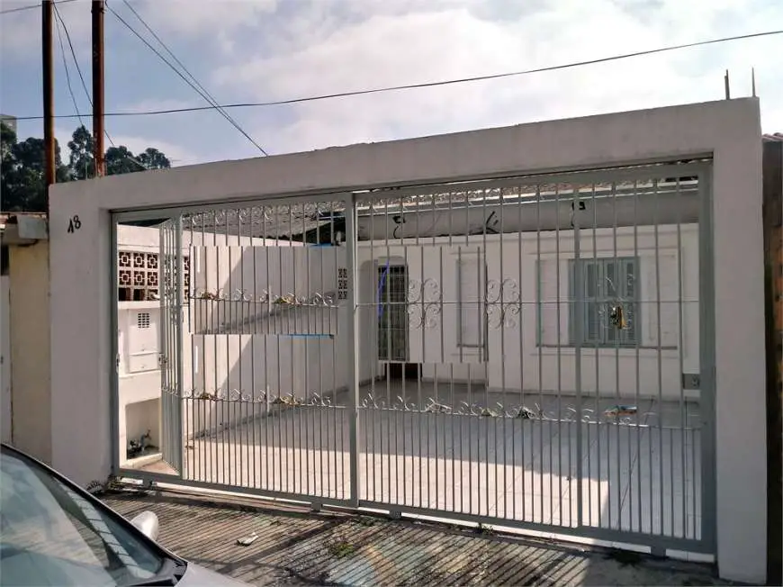Casa com 3 Quartos para Alugar, 90 m² por R$ 1.400/Mês Rua Bahia - Cidade Intercap, Taboão da Serra - SP