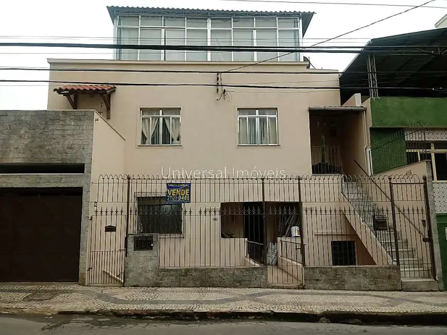 Apartamento com 3 Quartos para Alugar, 62 m² por R$ 800/Mês Santa Catarina, Juiz de Fora - MG