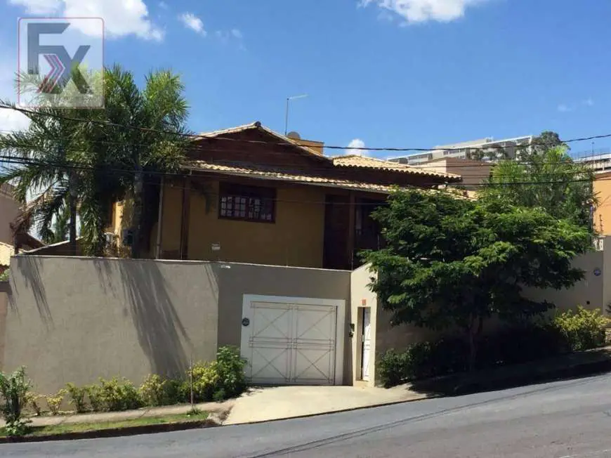 Casa com 5 Quartos à Venda, 320 m² por R$ 1.390.000 Rua Professor Alvino de Paula - Estoril, Belo Horizonte - MG