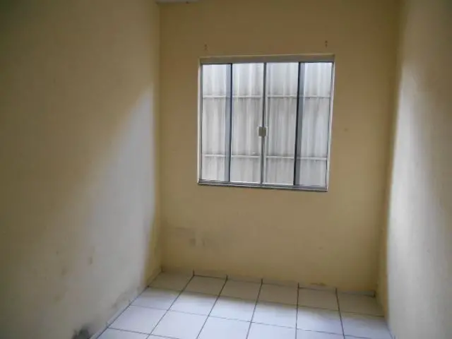 Casa de Condomínio com 2 Quartos para Alugar por R$ 750/Mês Rua Cuiabá - Maria Luíza, Cascavel - PR
