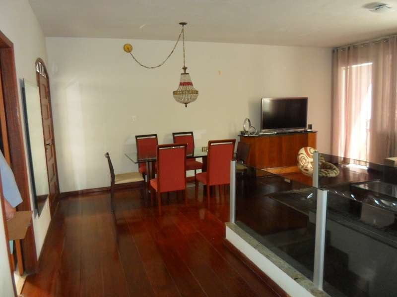 Casa com 3 Quartos à Venda, 189 m² por R$ 725.000 Rua Doutor Sylvio Menicucci, 307 - Castelo, Belo Horizonte - MG