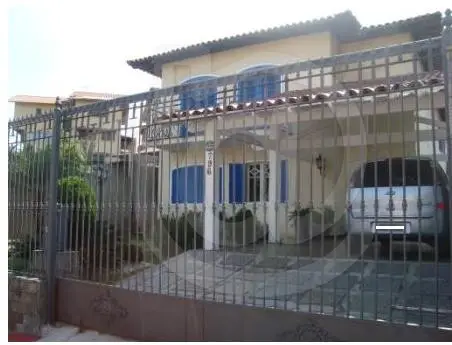 Casa com 6 Quartos para Alugar, 400 m² por R$ 6.000/Mês Rua Araribóia - Centro, Vila Velha - ES