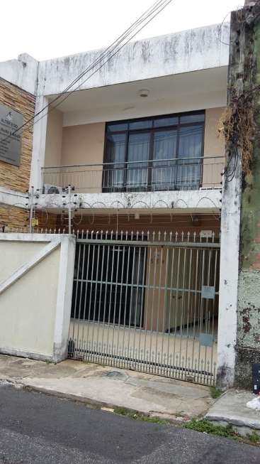 Casa com 6 Quartos à Venda, 215 m² por R$ 2.000.000 Travessa Campos Sales - Campina, Belém - PA