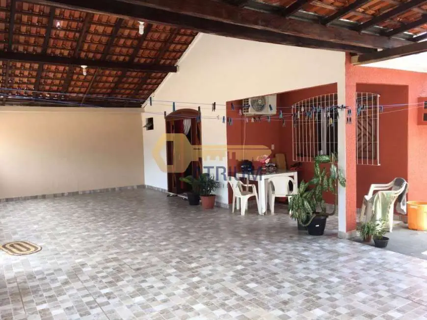 Casa com 3 Quartos à Venda, 300 m² por R$ 220.000 Rua Tamareira, 2957 - Eletronorte, Porto Velho - RO