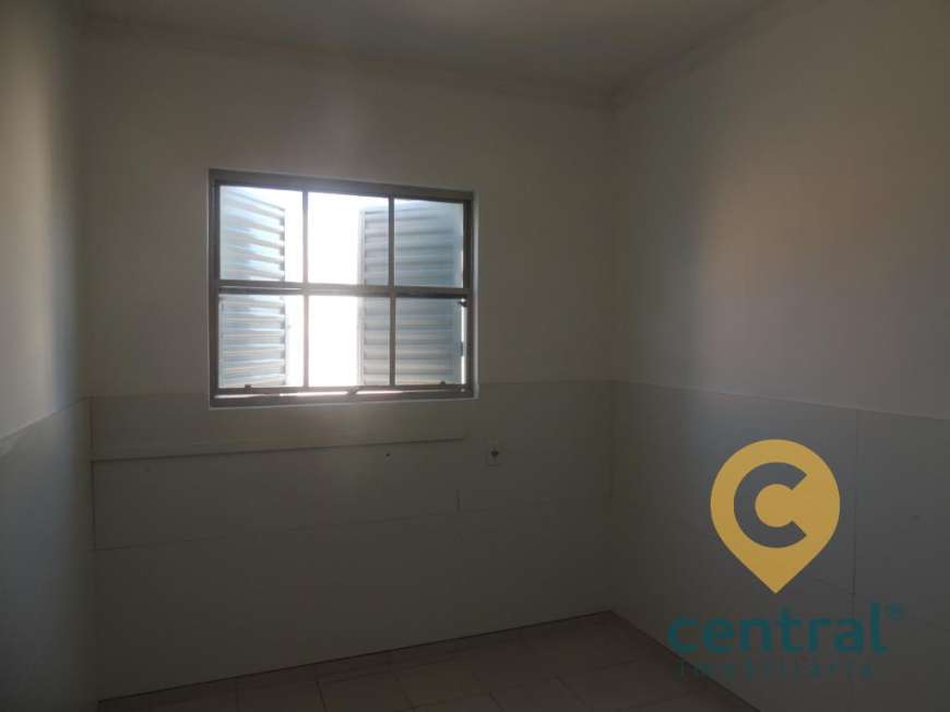 Apartamento com 2 Quartos para Alugar por R$ 350/Mês Rua Joaquim Fernandes - Vila Independência, Bauru - SP