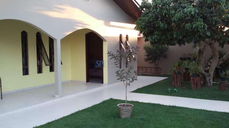 Casa com 3 Quartos à Venda, 450 m² por R$ 530.000 Rua Afonso Juca de Oliveira - Jardim Eldorado, Vilhena - RO