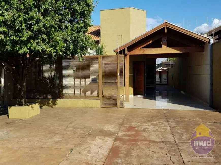 Casa com 4 Quartos à Venda, 196 m² por R$ 450.000 Jardim Vista Alegre, Dourados - MS
