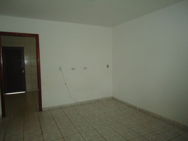 Casa com 3 Quartos para Alugar, 90 m² por R$ 1.000/Mês Rua MA 2 - Residencial Olinda, Goiânia - GO