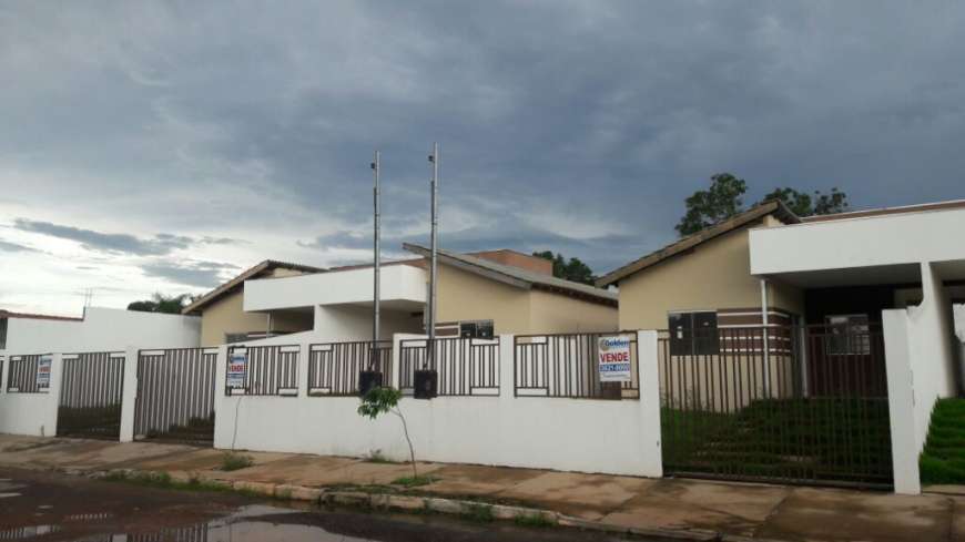 Casa com 2 Quartos à Venda, 72 m² por R$ 170.000 Rua Seis - Jardim dos Ipês, Cuiabá - MT