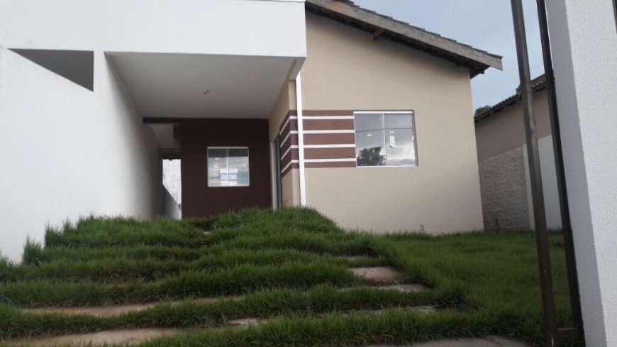 Casa com 2 Quartos à Venda, 72 m² por R$ 170.000 Rua Seis - Jardim dos Ipês, Cuiabá - MT