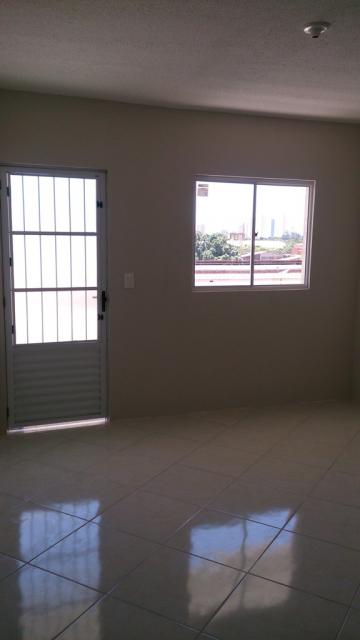 Apartamento com 1 Quarto para Alugar, 30 m² por R$ 600/Mês Rua Damasceno Girão, 2113 - Montese, Fortaleza - CE