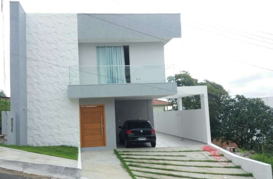 Casa com 3 Quartos à Venda, 245 m² por R$ 900.000 Rua Visconde de Suassuna, 46 - Flores, Manaus - AM