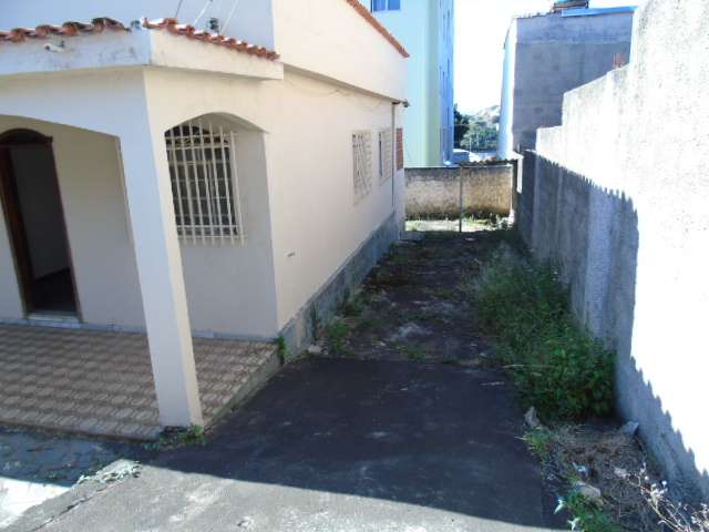 Casa com 3 Quartos à Venda, 268 m² por R$ 370.000 Rua Piúma, 235 - São Salvador, Belo Horizonte - MG