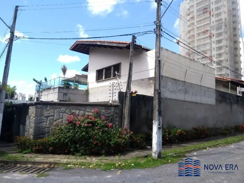 Casa com 4 Quartos para Alugar, 900 m² por R$ 7.000/Mês Rua Geraldo Magalhães, 22 - Patriolino Ribeiro, Fortaleza - CE