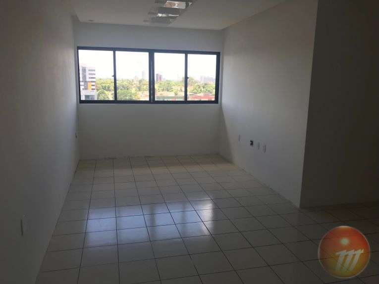 Apartamento com 3 Quartos à Venda, 98 m² por R$ 290.000 Rua Dez de Novembro, 336 - Pitanguinha, Maceió - AL