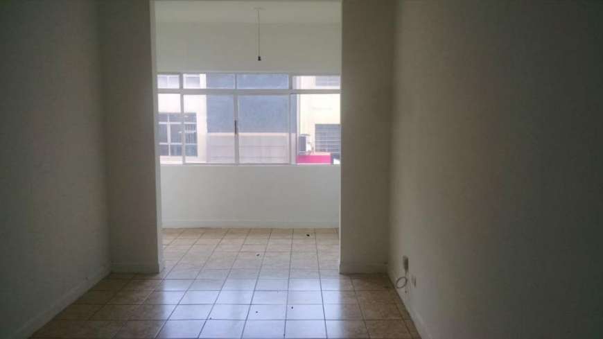 Apartamento com 3 Quartos para Alugar, 120 m² por R$ 1.300/Mês Rua José Paulino - Bom Retiro, São Paulo - SP