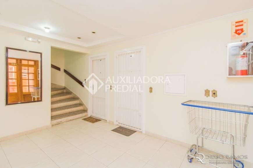 Apartamento com 2 Quartos para Alugar, 50 m² por R$ 790/Mês Rua Silvério Souto, 111 - Teresópolis, Porto Alegre - RS