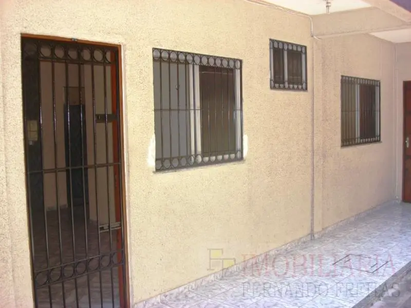 Apartamento com 2 Quartos para Alugar por R$ 900/Mês Rua Carapinima, 1561 - Benfica, Fortaleza - CE