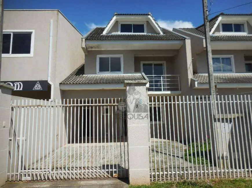 Sobrado com 3 Quartos para Alugar, 142 m² por R$ 1.500/Mês Rua Rômulo César Alves - Santa Felicidade, Curitiba - PR