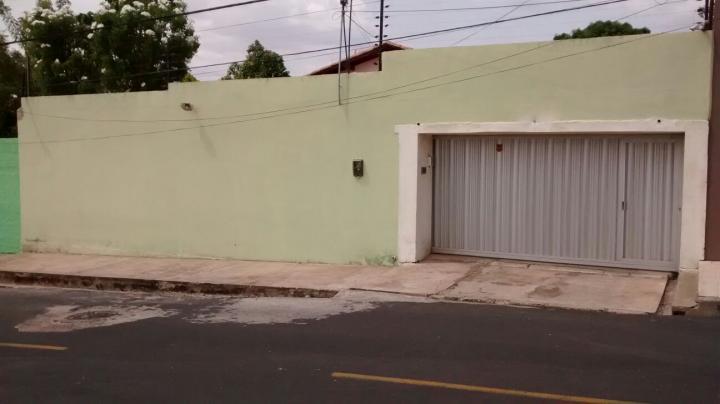 Casa com 3 Quartos à Venda por R$ 500.000 Santa Isabel, Teresina - PI