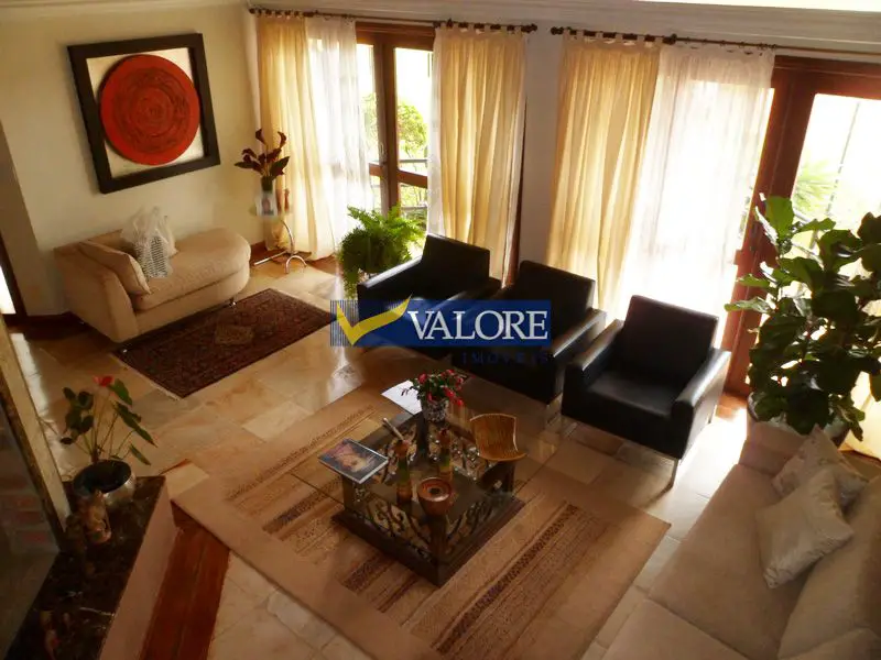 Casa com 4 Quartos para Alugar, 360 m² por R$ 8.500/Mês Condomínio Retiro das Pedras, Brumadinho - MG