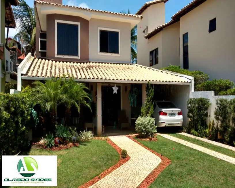 Casa de Condomínio com 4 Quartos para Alugar, 200 m² por R$ 3.300/Mês Pitangueiras, Lauro de Freitas - BA