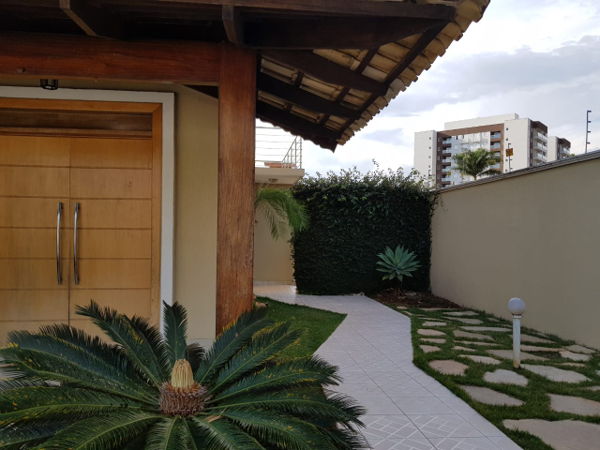 Sobrado com 4 Quartos para Alugar, 254 m² por R$ 3.000/Mês Rua Presidente Linhares - Vila Rosa, Goiânia - GO