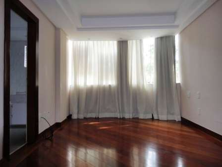 Apartamento com 4 Quartos para Alugar, 200 m² por R$ 1.600/Mês Centro, Divinópolis - MG