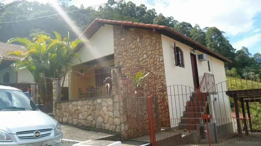 Casa com 4 Quartos à Venda, 146 m² por R$ 800.000 Cônego, Nova Friburgo - RJ
