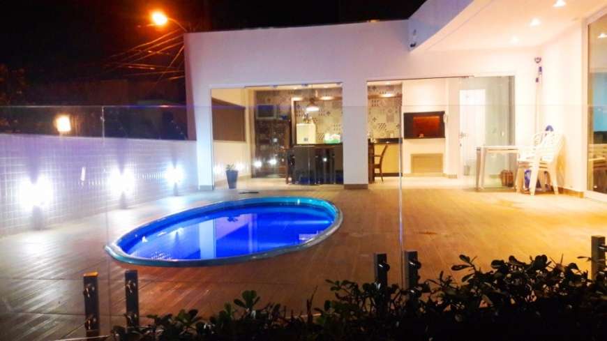 Casa com 3 Quartos para Alugar, 150 m² por R$ 1.000/Dia Praia dos Amores, Balneário Camboriú - SC