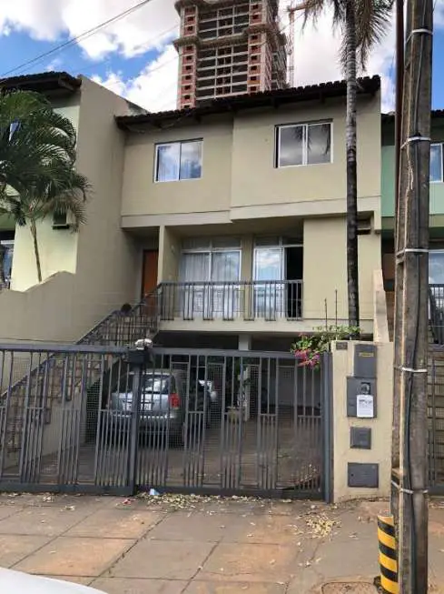 Sobrado com 4 Quartos para Alugar, 348 m² por R$ 3.000/Mês Avenida T 3, 2167 - Setor Bueno, Goiânia - GO