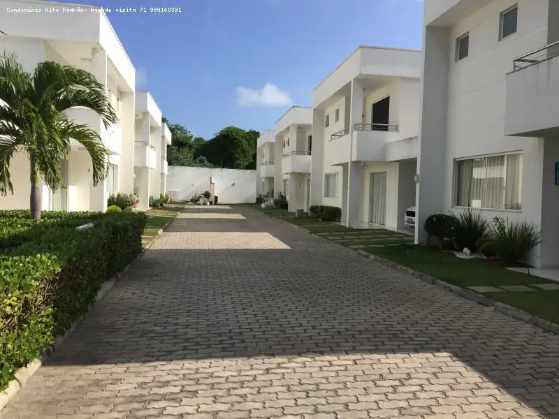 Casa de Condomínio com 4 Quartos para Alugar por R$ 3.300/Mês Miragem, Lauro de Freitas - BA