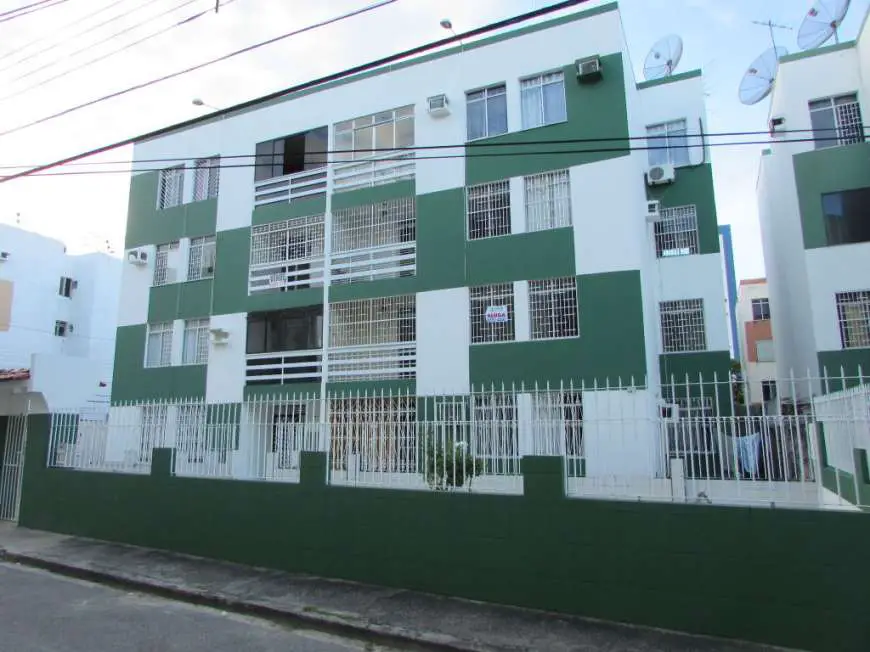 Apartamento com 3 Quartos para Alugar, 88 m² por R$ 800/Mês Grageru, Aracaju - SE