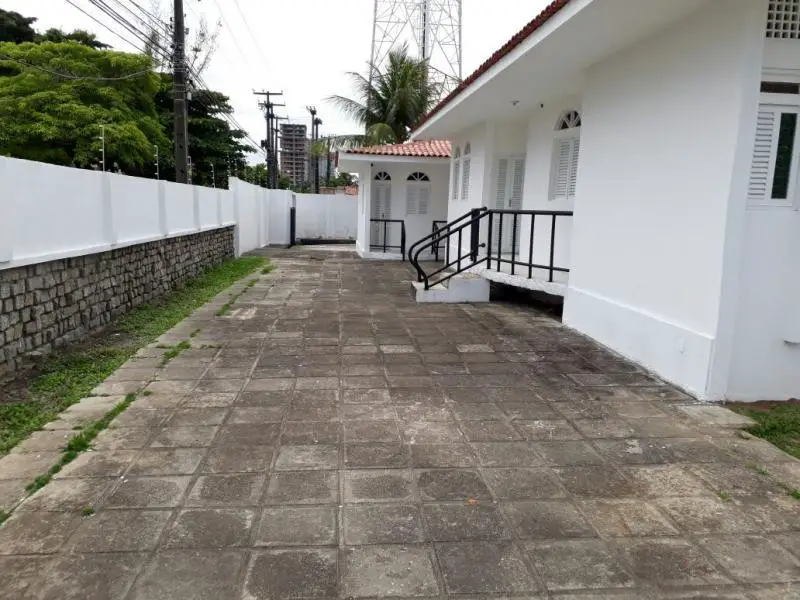 Casa com 6 Quartos para Alugar por R$ 12.000/Mês Bairro dos Estados, João Pessoa - PB
