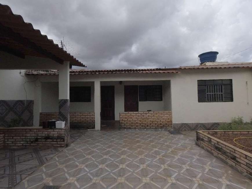 Casa com 5 Quartos para Alugar, 126 m² por R$ 2.300/Mês Taguatinga Norte, Taguatinga - DF