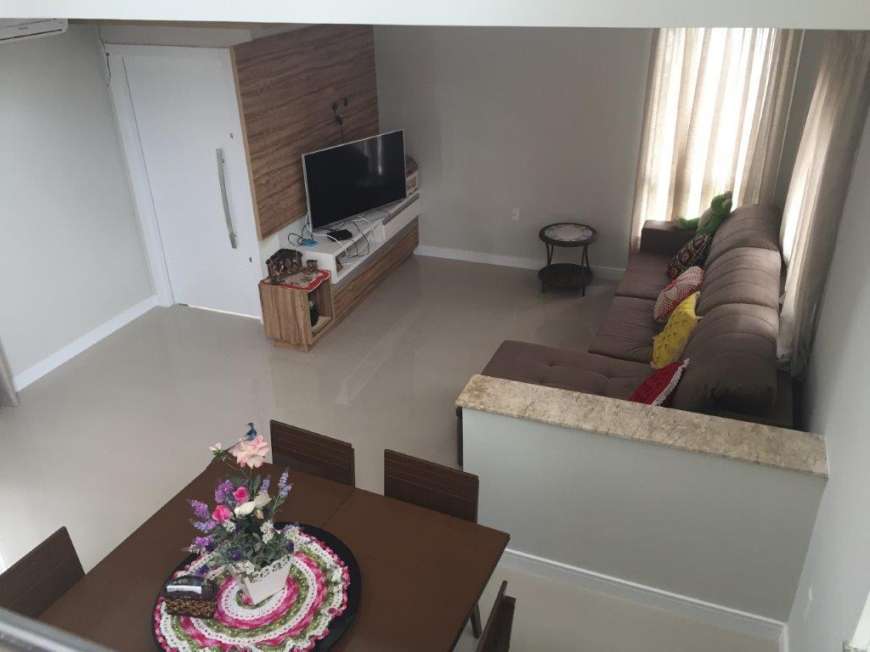 Casa com 3 Quartos à Venda por R$ 1.800.000 Vila Lenzi, Jaraguá do Sul - SC