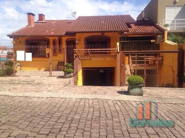 Casa com 3 Quartos à Venda, 127 m² por R$ 480.000 Rua Altino Veríssimo da Rosa - Santa Catarina, Caxias do Sul - RS