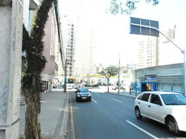 Kitnet com 1 Quarto para Alugar, 56 m² por R$ 710/Mês Rua Brigadeiro Franco, 1482 - Centro, Curitiba - PR