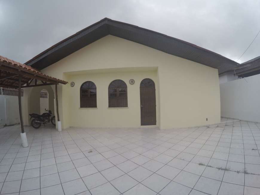 Casa com 4 Quartos para Alugar, 200 m² por R$ 4.000/Mês Avenida Constantino Nery - São Geraldo, Manaus - AM